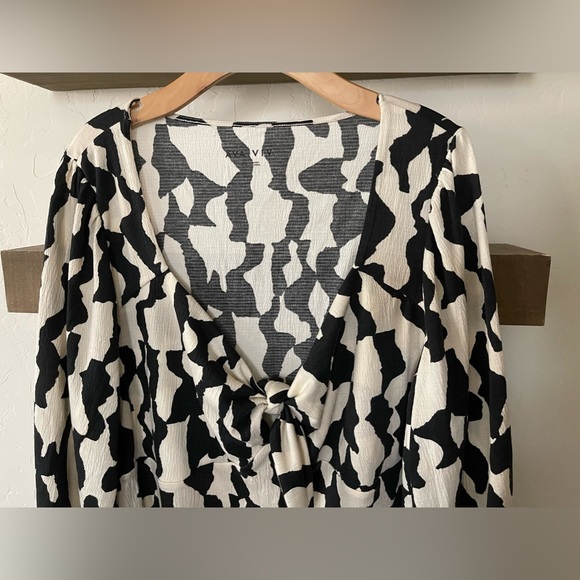 Ava & Viv| Long Sleeve Feminine Blouse, Wide Sleeve•••Size 2x, Knit Material - Picture 4 of 11